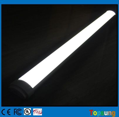 高品質のLED線形ライト PCカバーのアルミニウム合金 IP65 4フィート40W三角 LEDライト販売