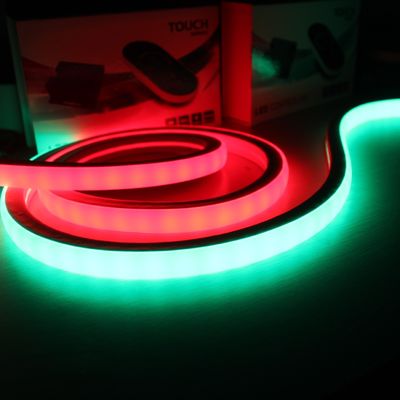 装飾用 防水 24V 柔軟な RGB LED ストライプ ネオンチューブ フレックスロープ ライト 方角 17x17mm